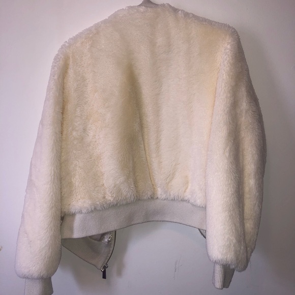 • VALLEY GIRL FLUFFY JACKET • - Picture 2 of 3
